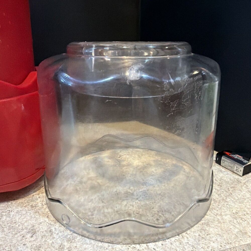 Cuisinart Frozen Yogurt Ice Cream Maker ICE-20R Red 1.5 Qt-cover has tiny damage - Picture 5 of 6